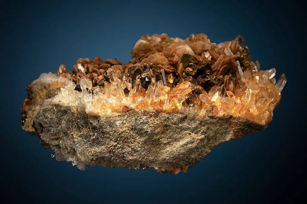 Siderite with Chalcopyrite on Quartz - image 4