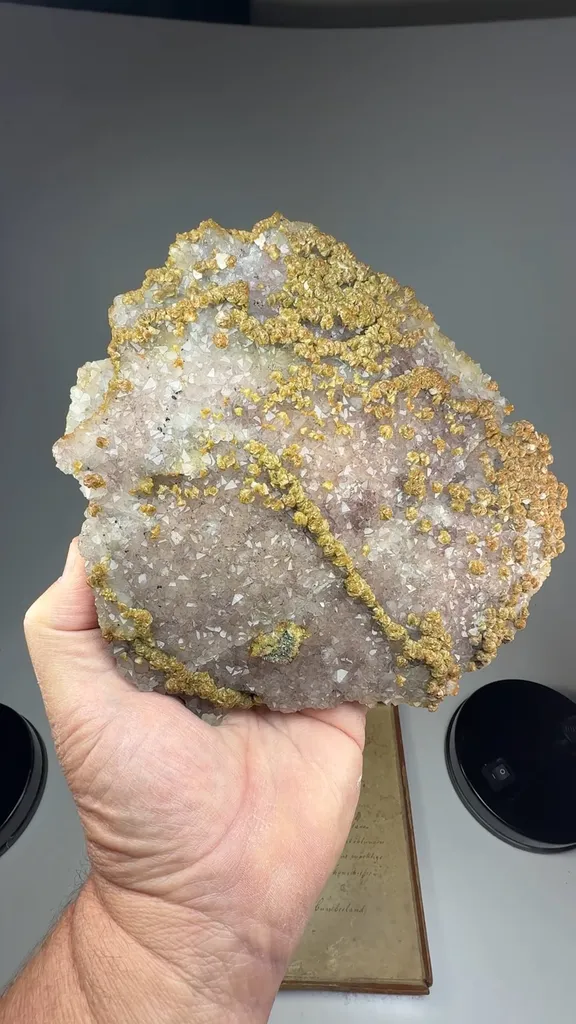 Siderite with Quartz - image 2