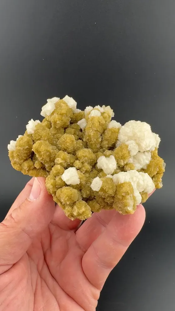 Siderite with Quartz, Calcite image