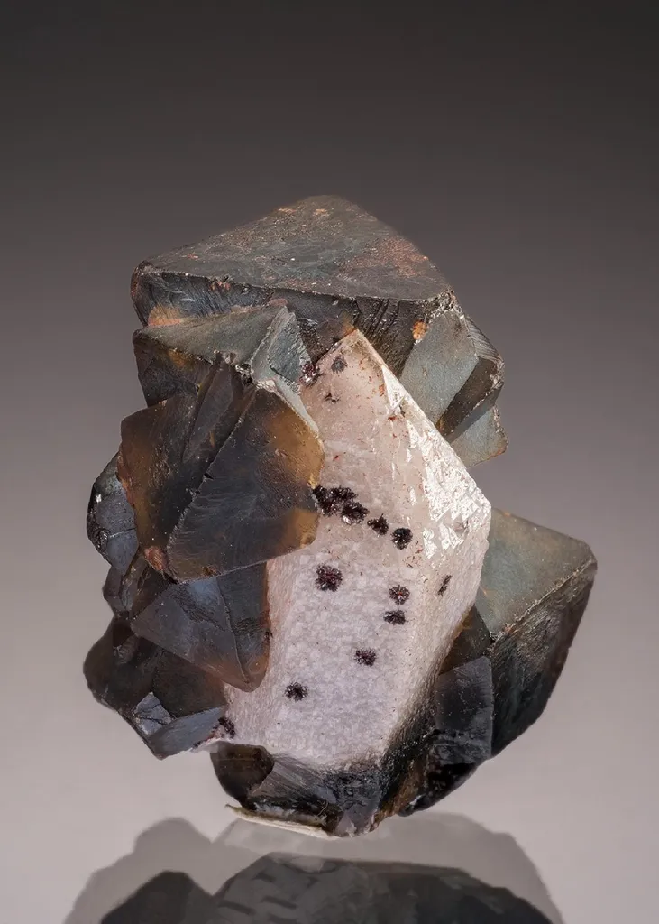 Siderite with Quartz image