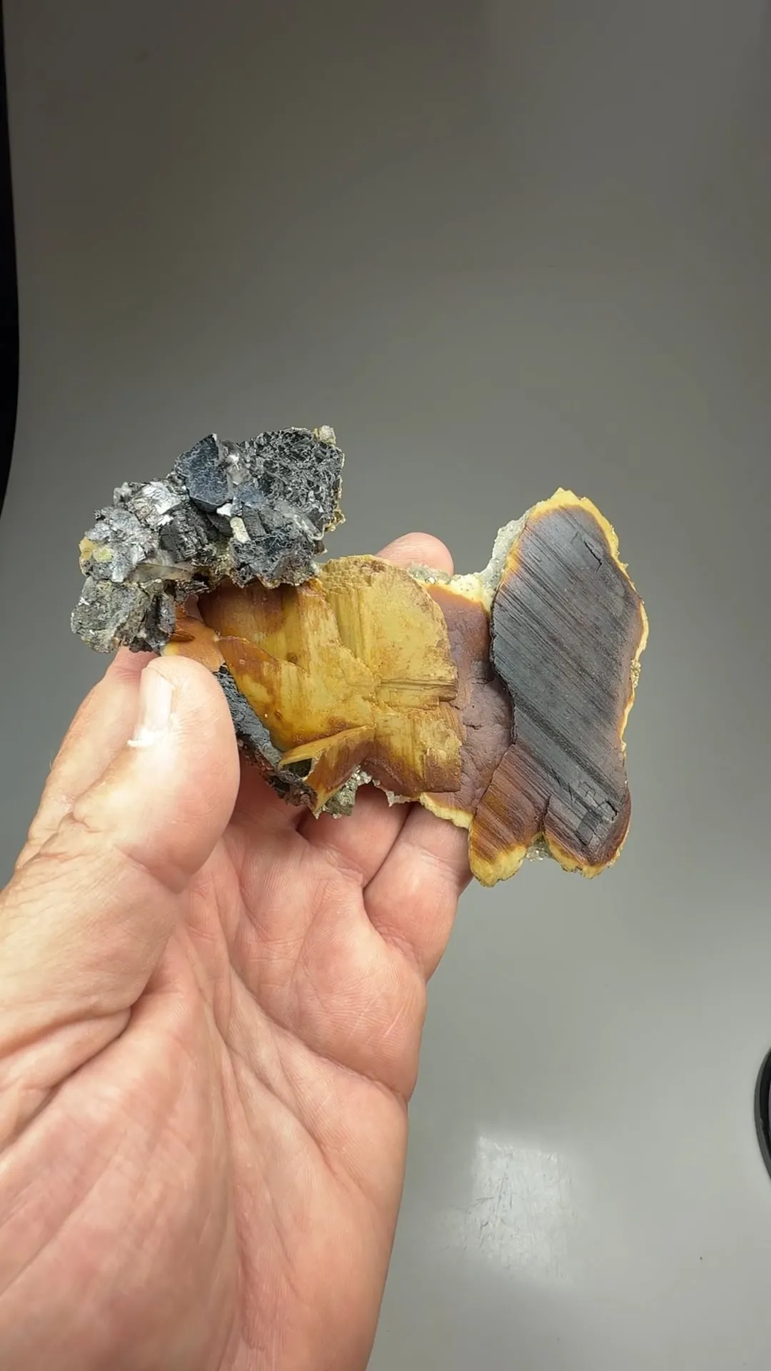 Siderite with Sphalerite - image 2