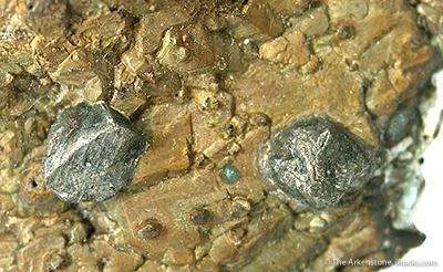 Silver (Isolated Crystals on Copper) - image 4