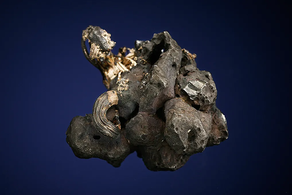 Silver on Acanthite - image 3