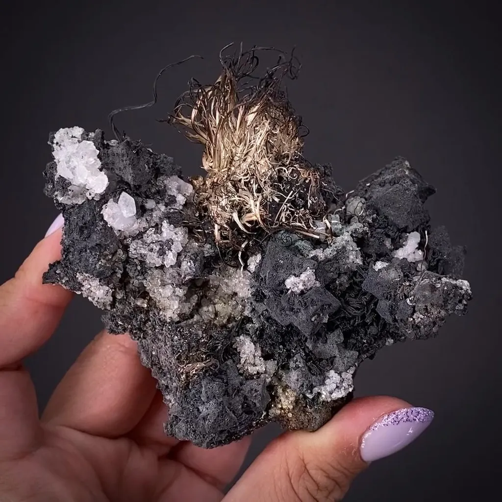 Silver on Acanthite with Calcite image