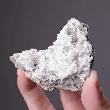 SKORPIONITE with Tarbuttite