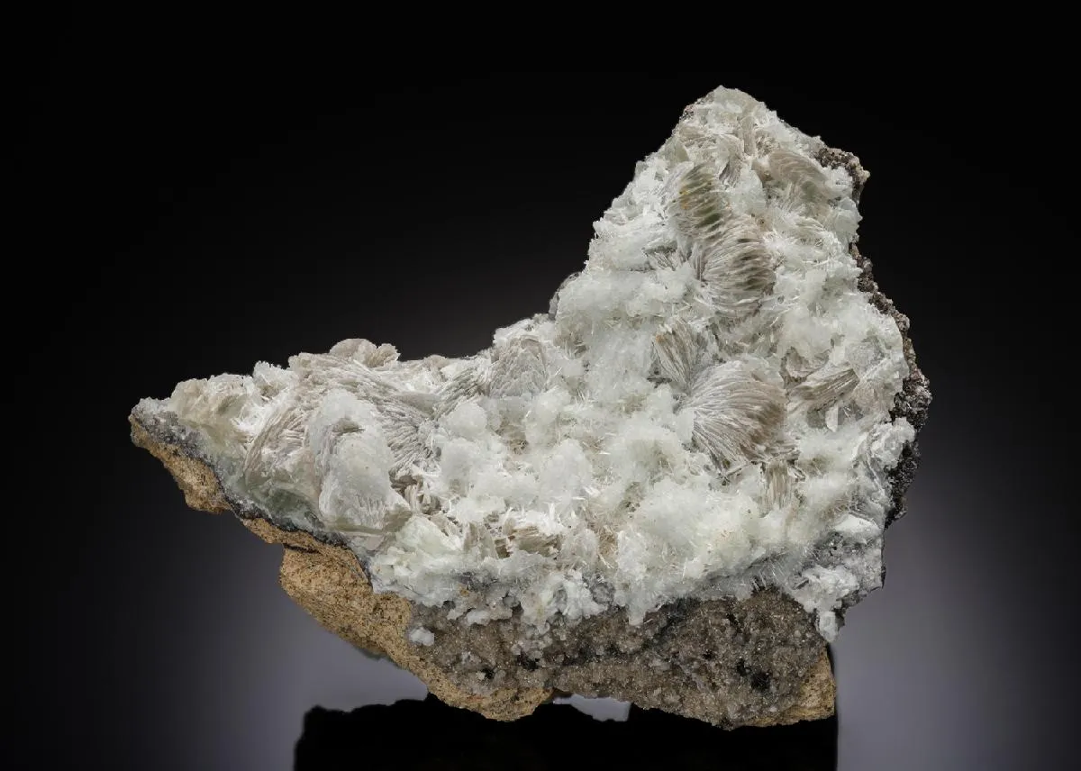 SKORPIONITE with Tarbuttite - image 1