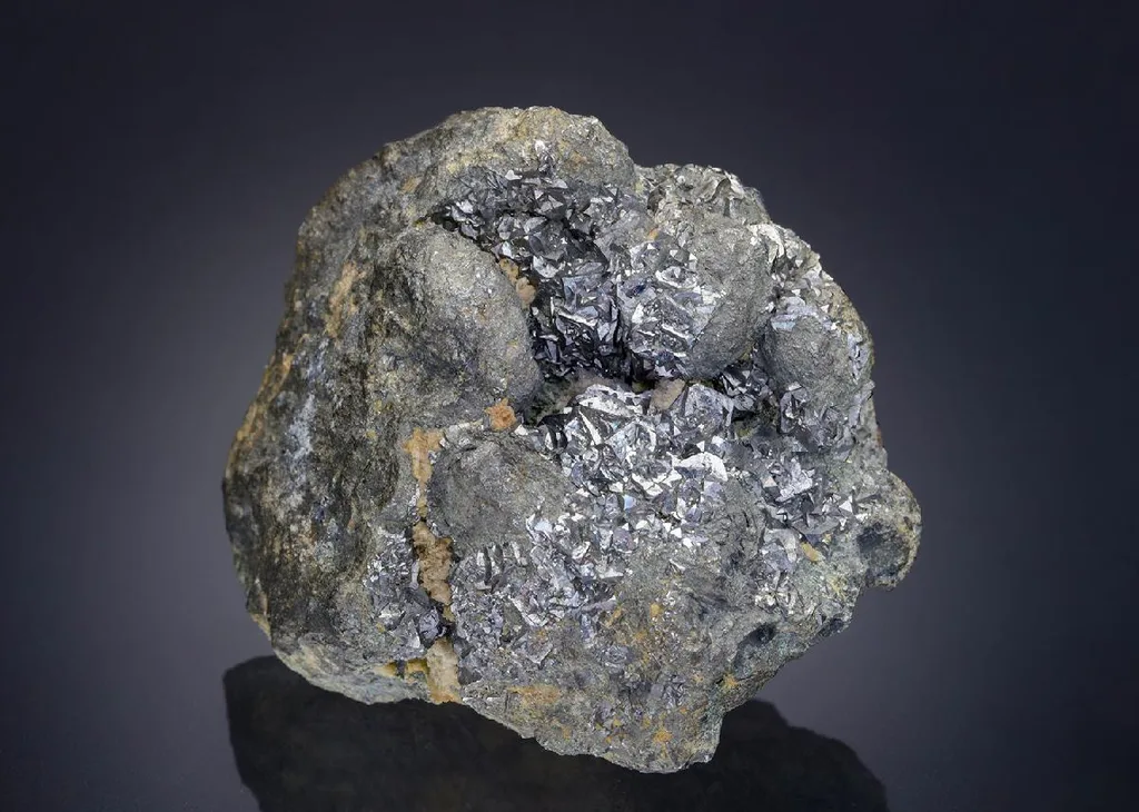 Skutterudite image