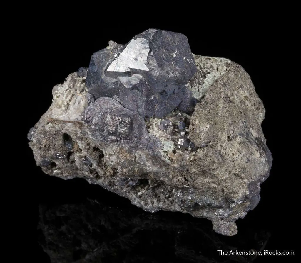 Skutterudite image