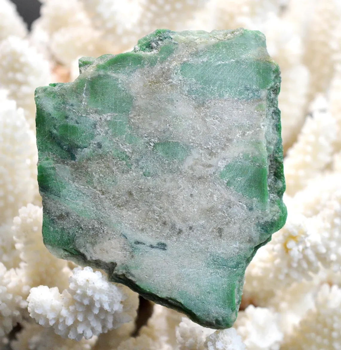 Slice - Jade Omphacite var. chrome omphacite 116 grams - Pellice Valley, Piedmont, Italy - image 2