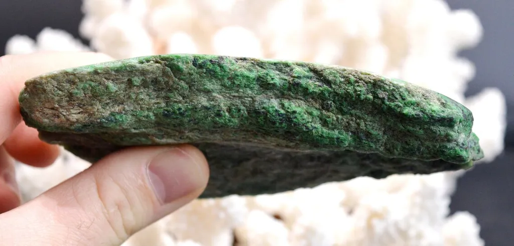 Slice - Jade Omphacite var. chrome omphacite 187 grams - Pellice Valley, Piedmont, Italy - image 3