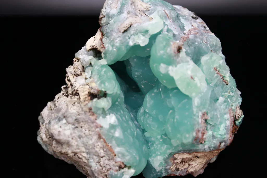 Smithsonite, Cavity filling - image 3