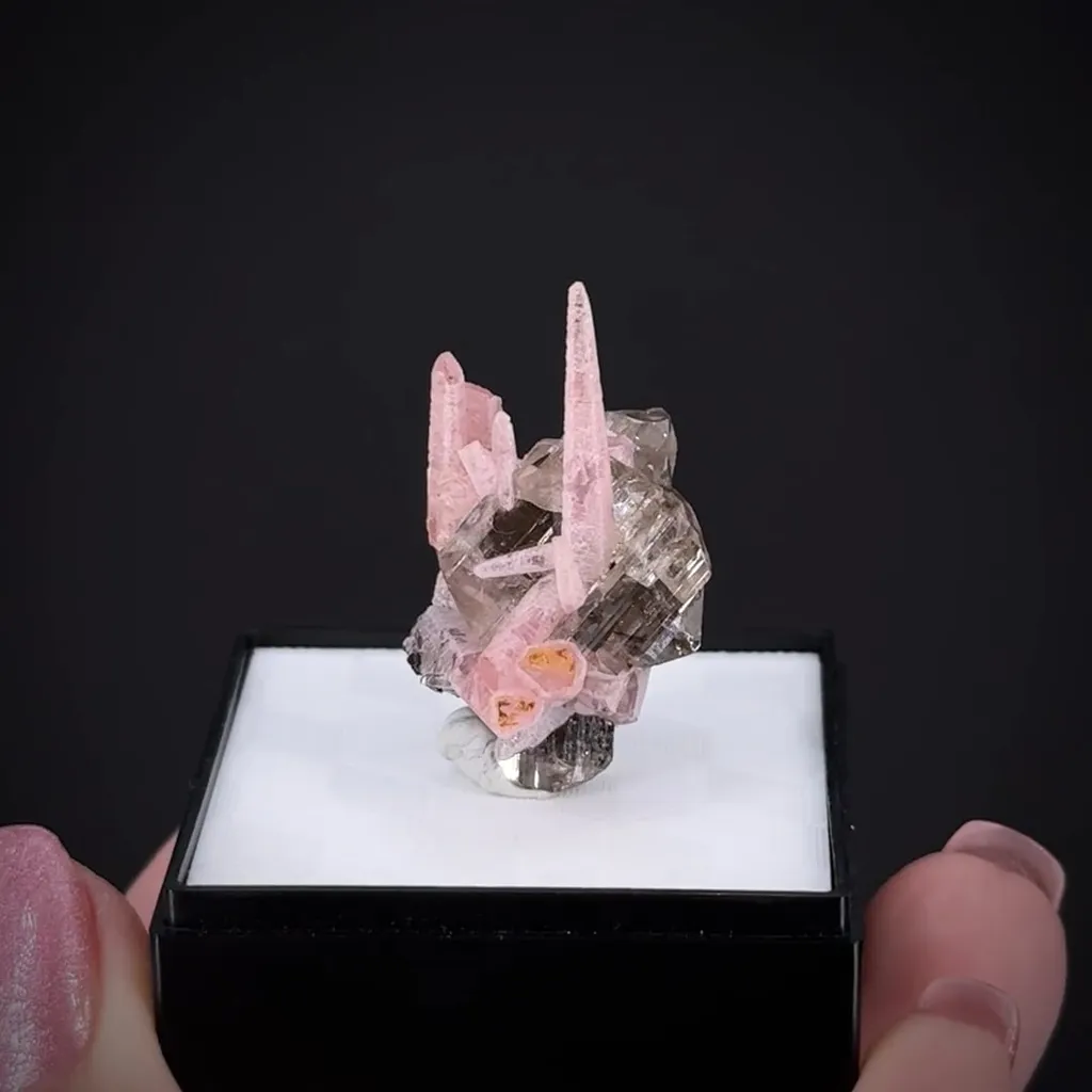 Smithsonite (Cobaltian) on Cerussite image