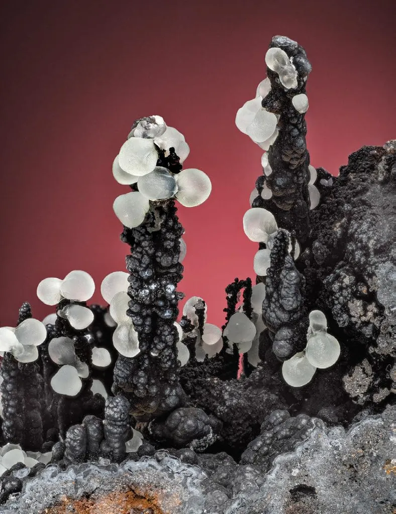 Smithsonite, Coronadite image