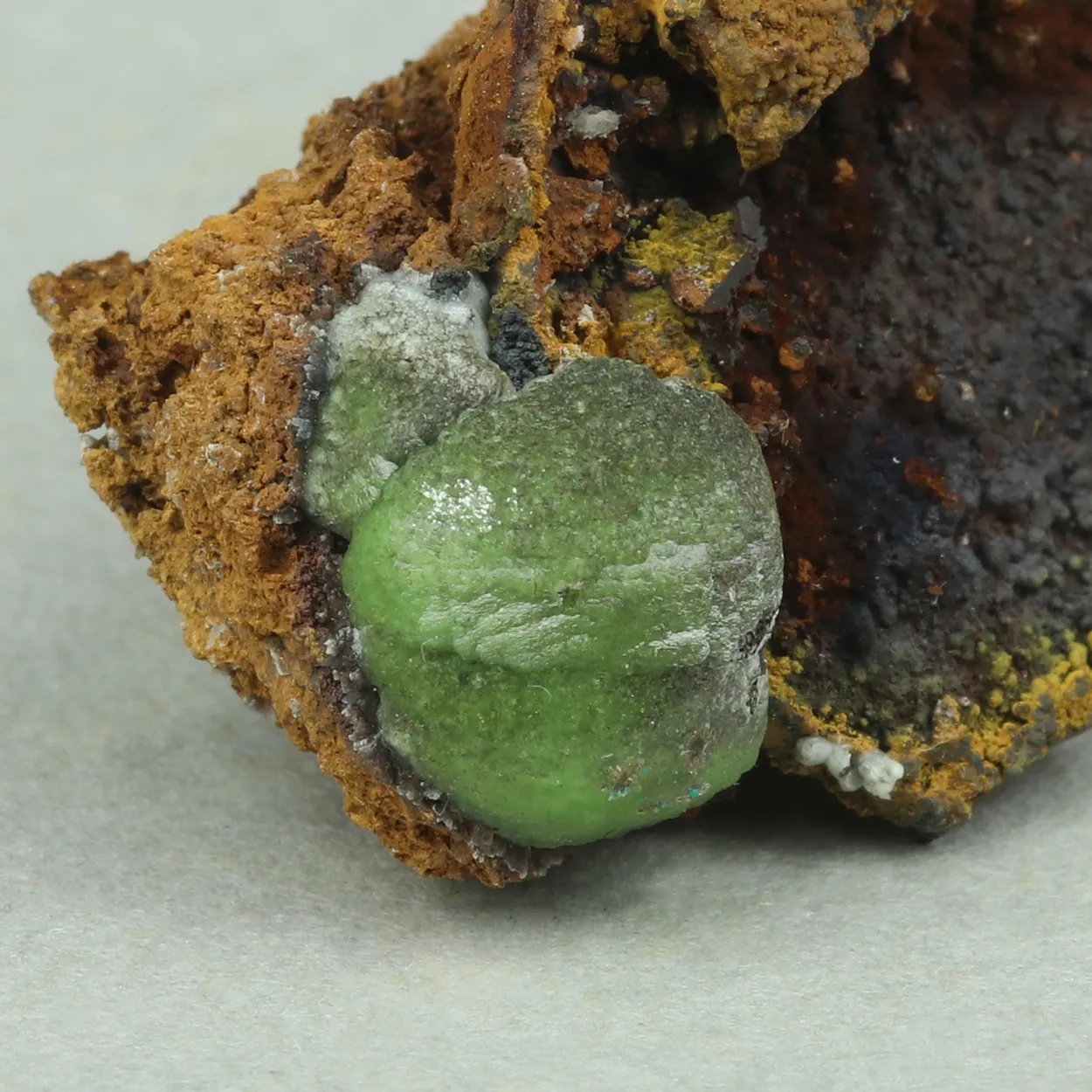 Smithsonite from Greece, Attica, Lavrion Mining District, Sounion mine no. 6, Lavrion - image 3