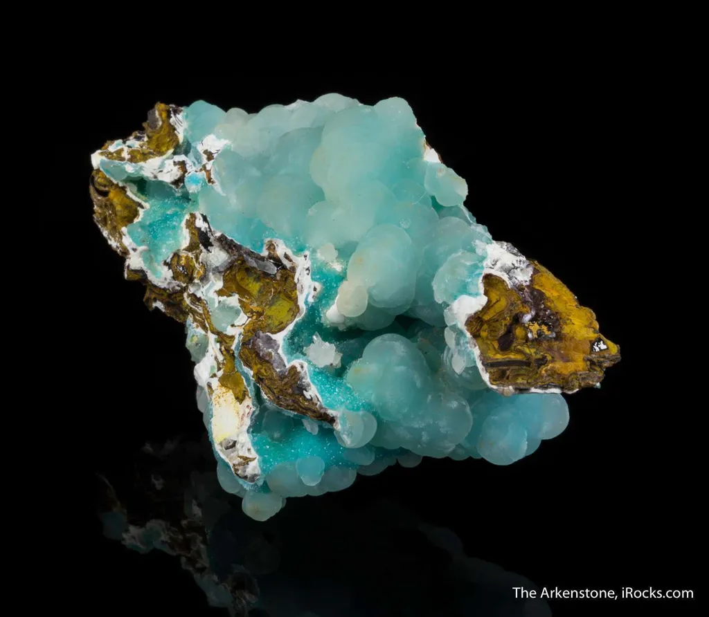 Smithsonite on Adamite (Cuprian and REE-enriched) - image 3