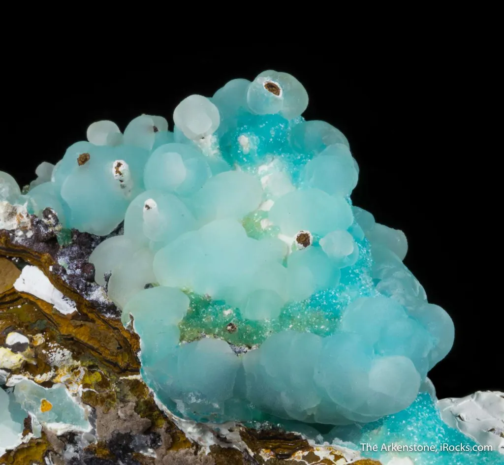 Smithsonite on Adamite (Cuprian and REE-enriched) image