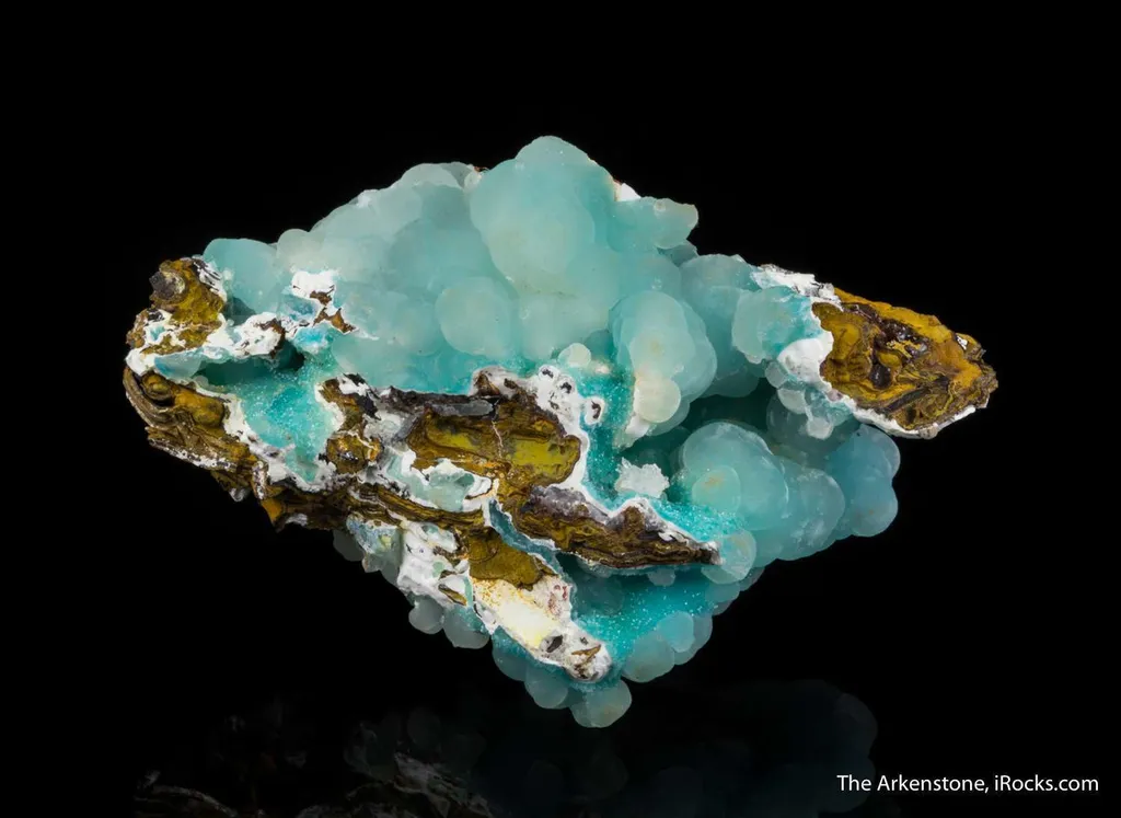 Smithsonite on Adamite (Cuprian and REE-enriched) - image 2