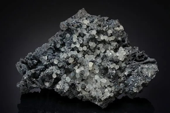 Smithsonite on Coronadite image