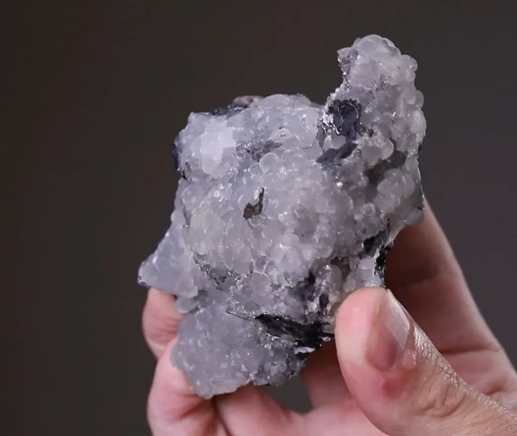 Smithsonite on Coronadite - image 2