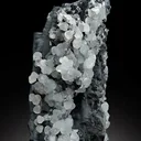 Smithsonite on Coronadite - image 1