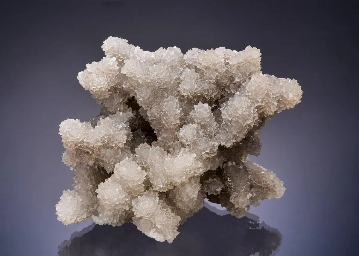 Smithsonite on Descloizite - image 1