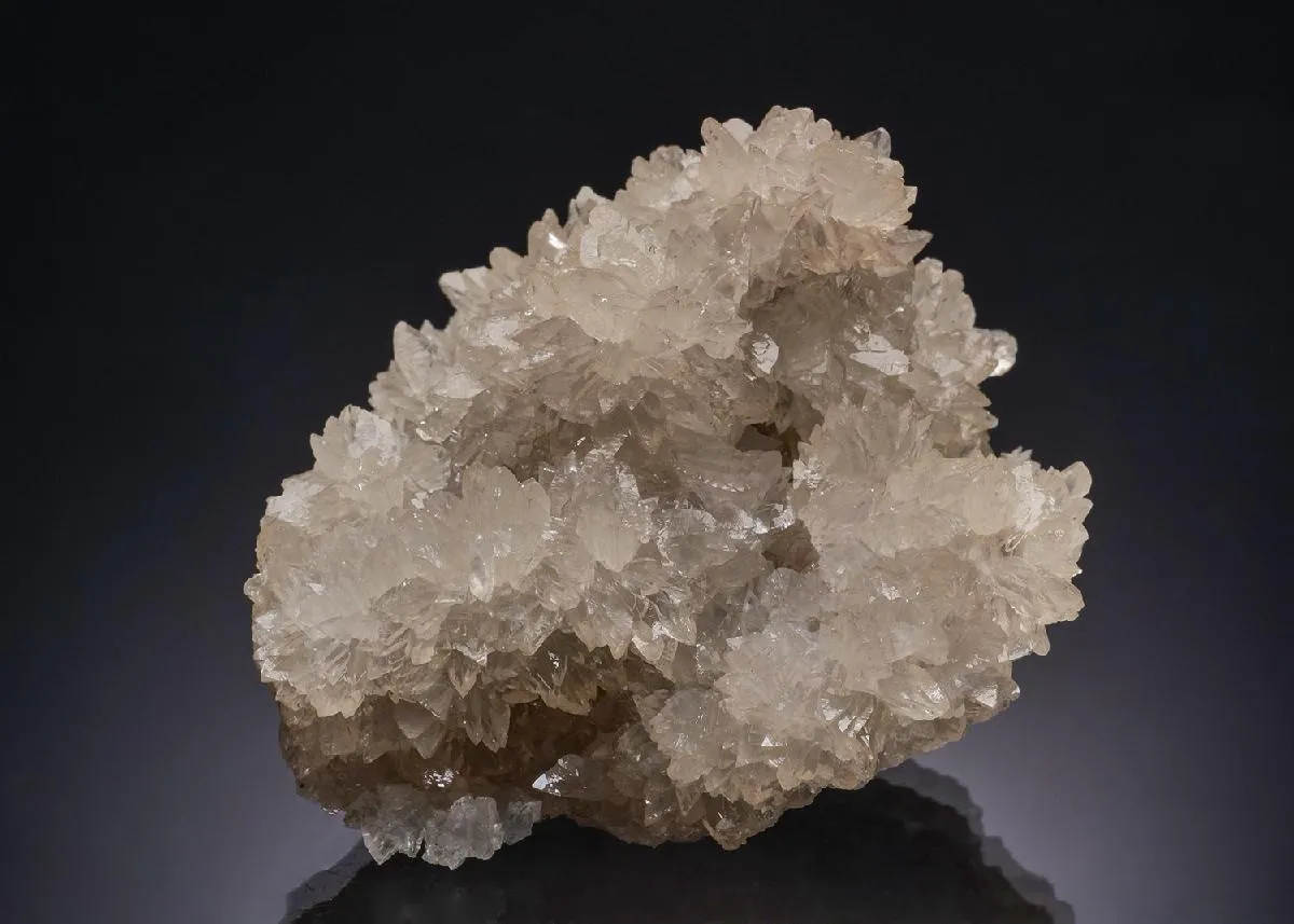 Smithsonite on Descloizite - image 1