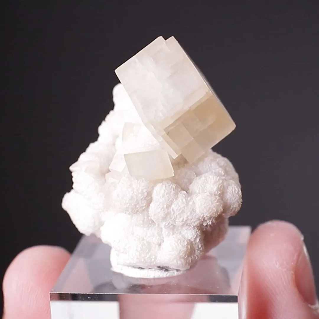 Smithsonite on Dolomite - image 2