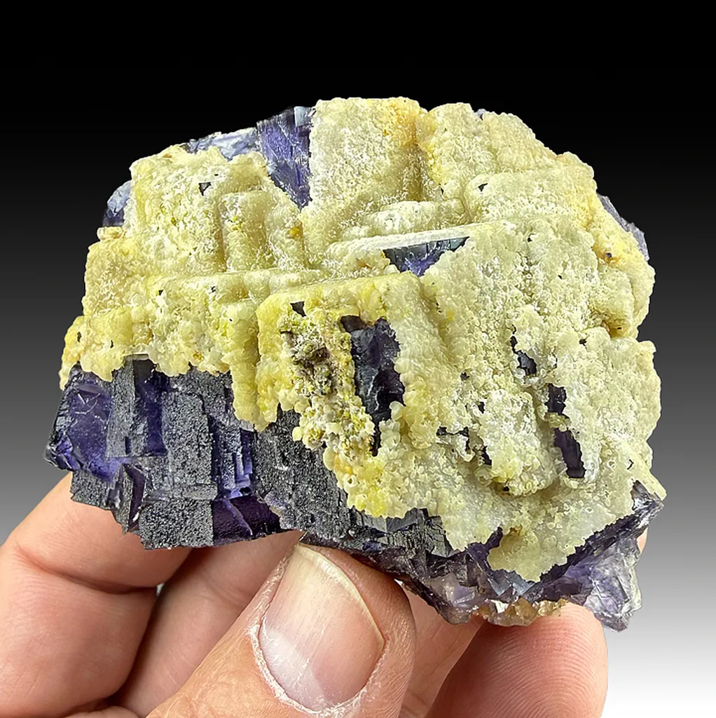 Smithsonite on Fluorite image