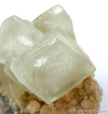 Smithsonite on Willemite - image 2
