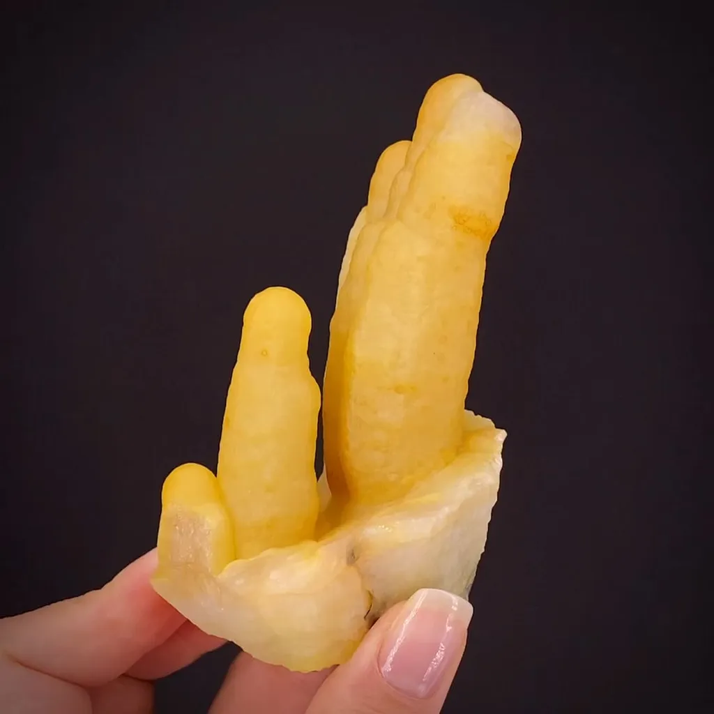 Smithsonite var. Cadmian stalactites image