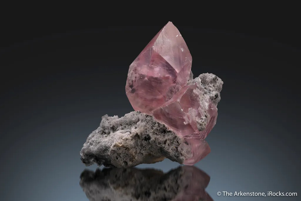 Smithsonite var. Cobaltoan image