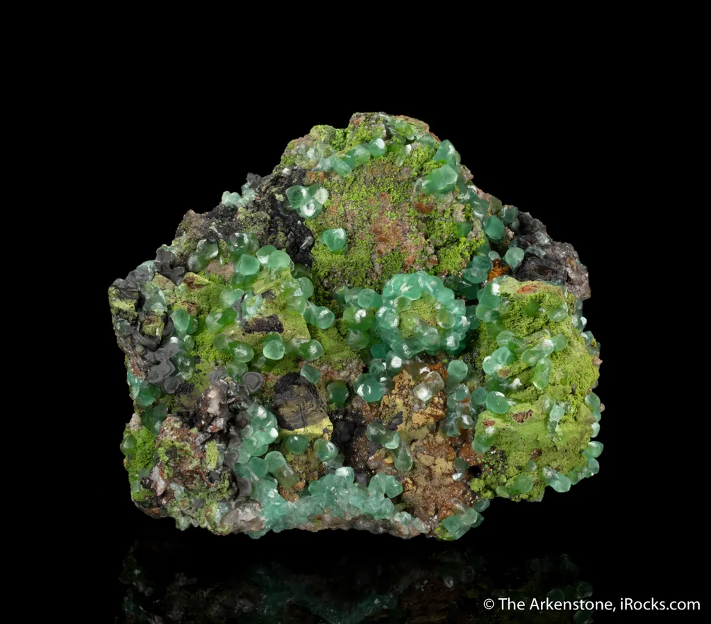 Smithsonite var. Cuprian Smithsonite, with Mottramite image