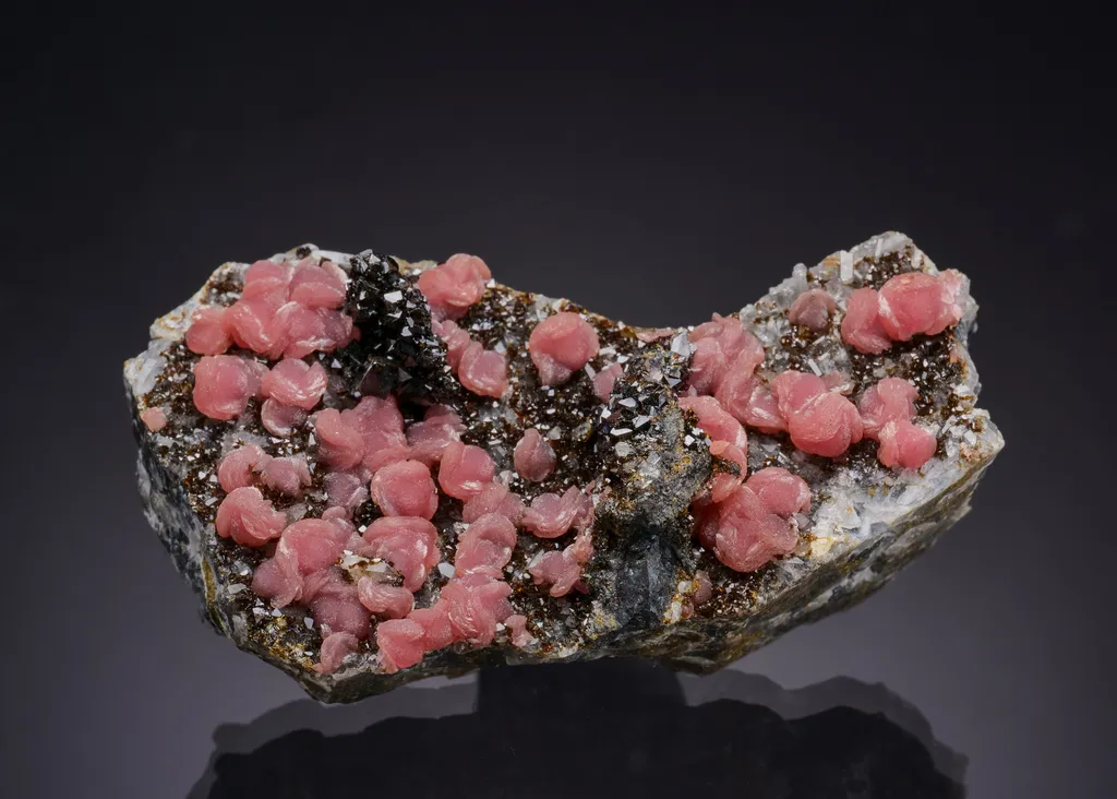 Smithsonite with Beudantite from Namibia, Oshikoto Region, Tsumeb image