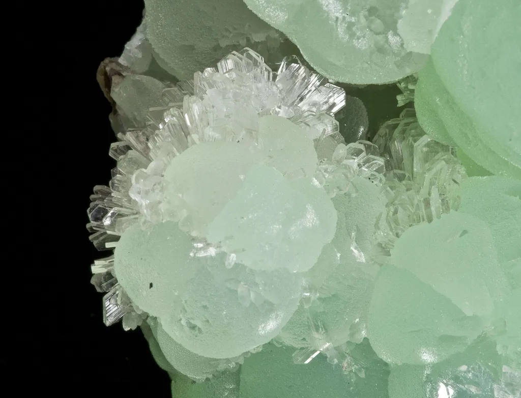 Smithsonite With Hemimorphite - image 3