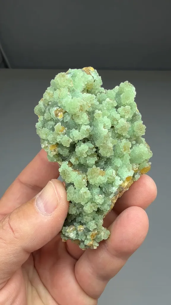Smithsonite with Mimetite (1158) - image 2