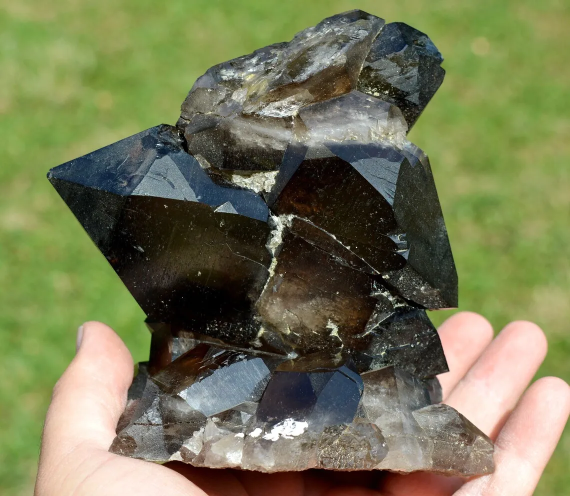 Smoky Quartz 1288 grams - Mont Blanc Massif, Auvergne-Rhône-Alpes, France - image 3