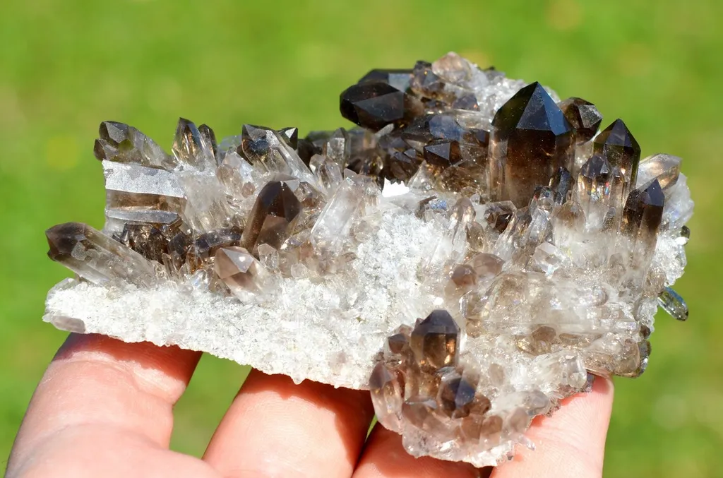 Smoky Quartz 262 grams - Mt Ida, Montgomery County, Arkansas, USA - image 2