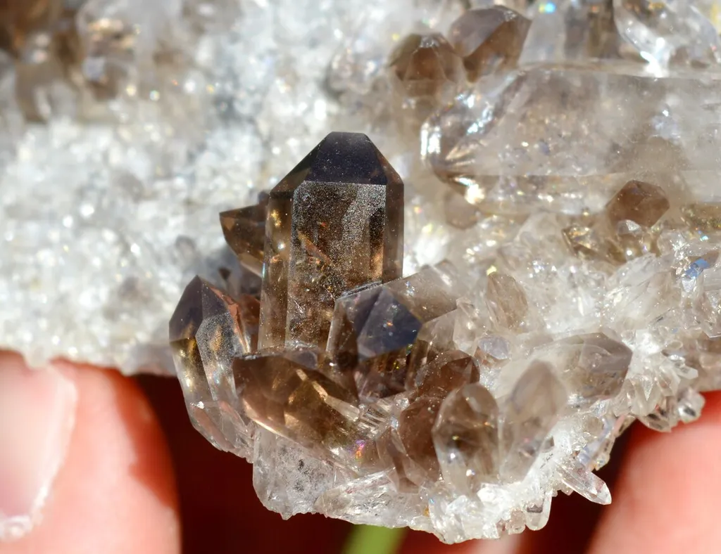 Smoky Quartz 262 grams - Mt Ida, Montgomery County, Arkansas, USA - image 3