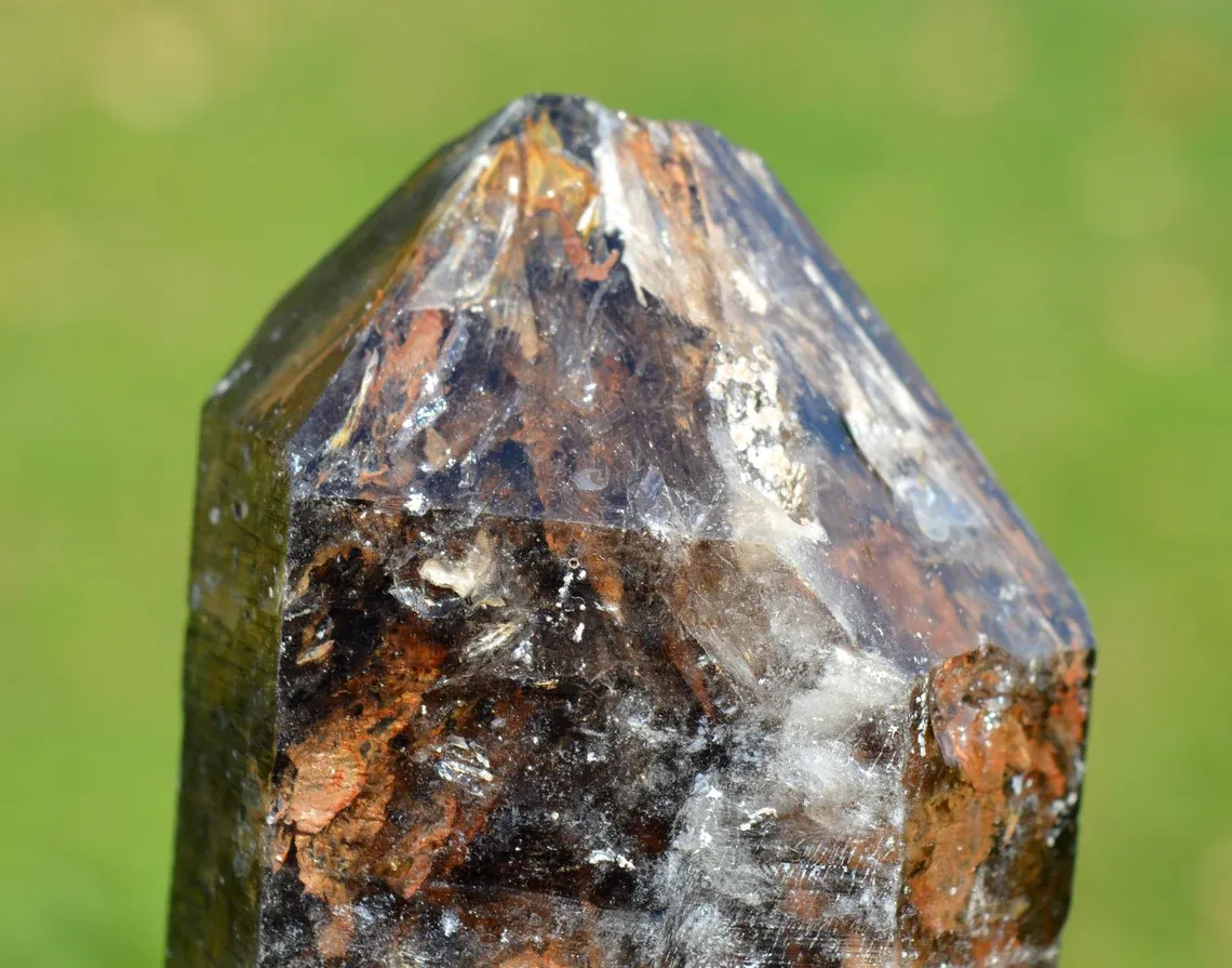 Smoky Quartz 600 grams - Linópolis, Divino das Laranjeiras, Minas Gerais, Brazil - image 4