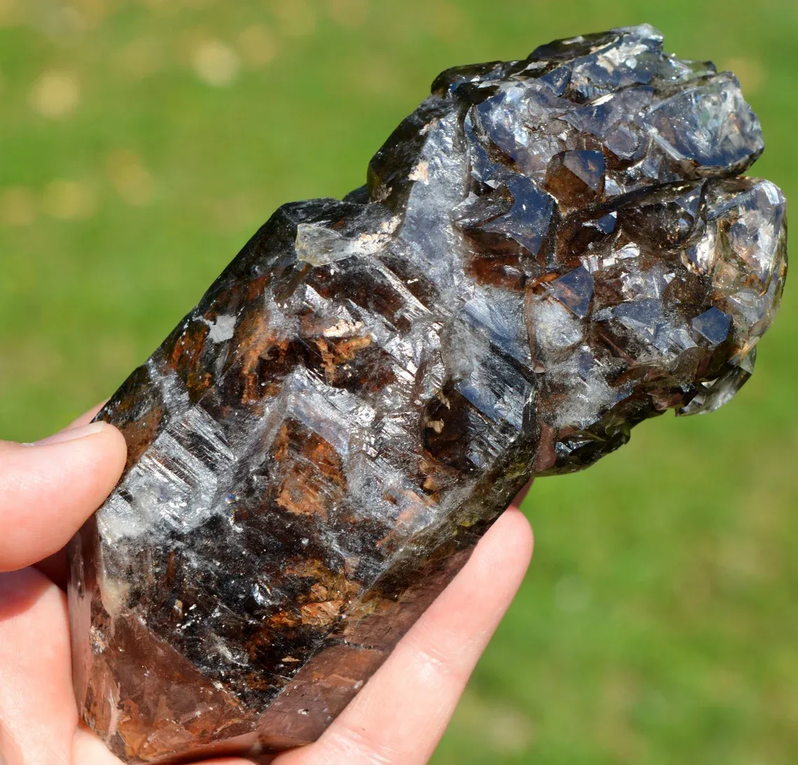 Smoky Quartz 600 grams - Linópolis, Divino das Laranjeiras, Minas Gerais, Brazil - image 3