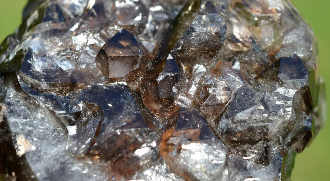 Smoky Quartz 600 grams - Linópolis, Divino das Laranjeiras, Minas Gerais, Brazil - image 6