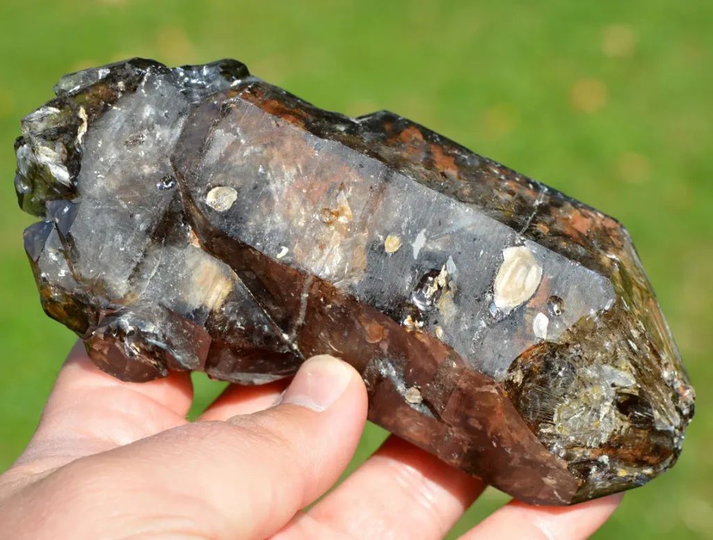 Smoky Quartz 600 grams - Linópolis, Divino das Laranjeiras, Minas Gerais, Brazil image
