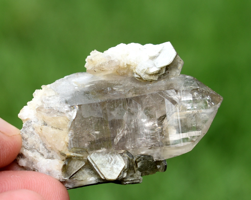 Smoky quartz - image 10
