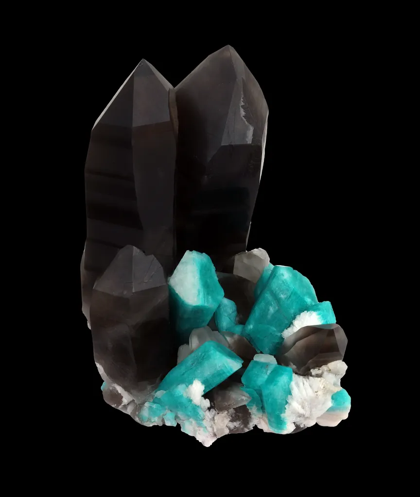 Smoky quartz, amazonite and cleavelandite image