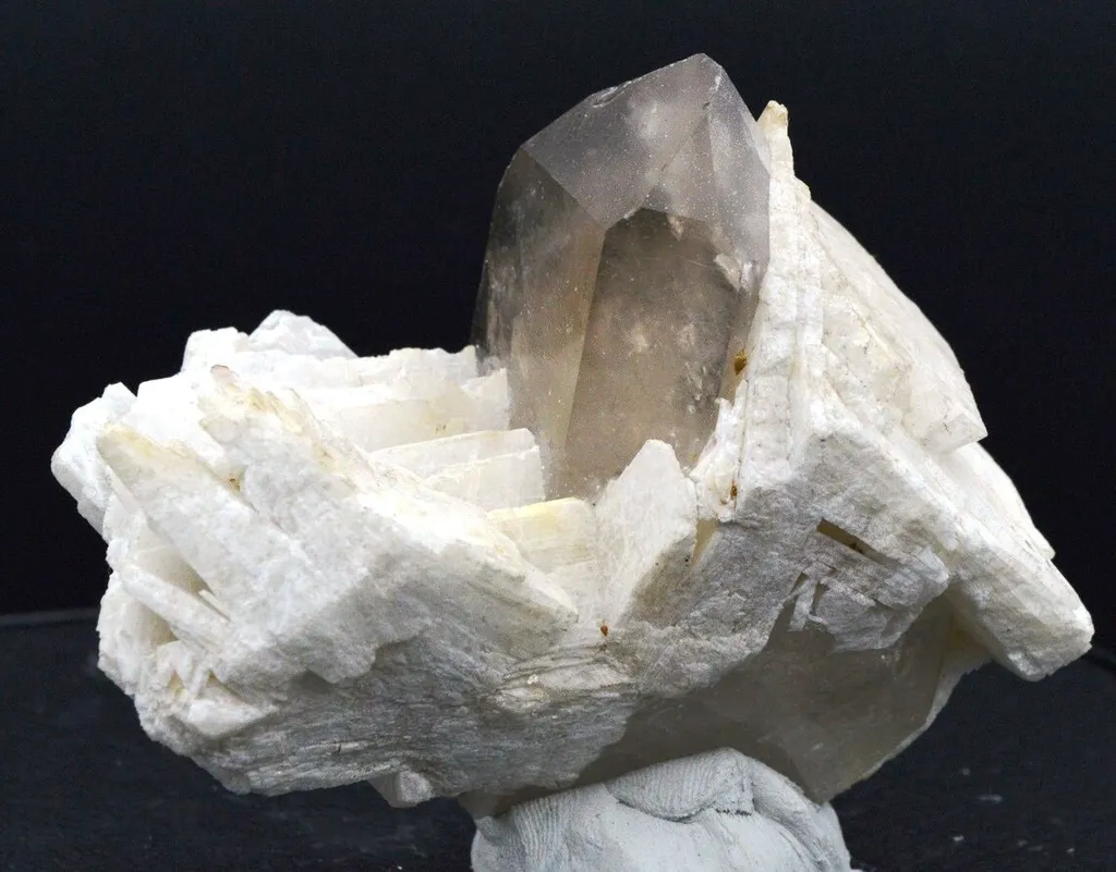 Smoky quartz and cleavelandite - 228 grams - Minas Gerais, Brazil image