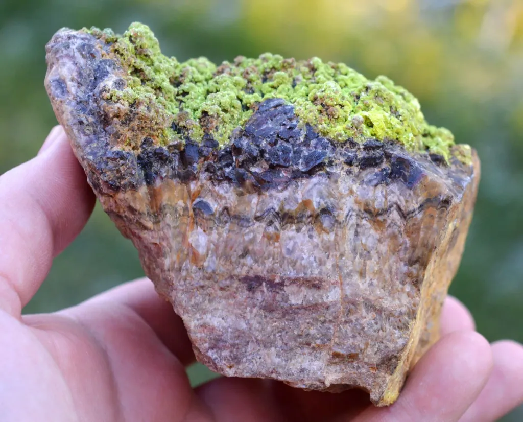 Smoky Quartz & Autunite 785 grams - Kerségalec, Lignol, Pontivy, Morbihan, France - image 7