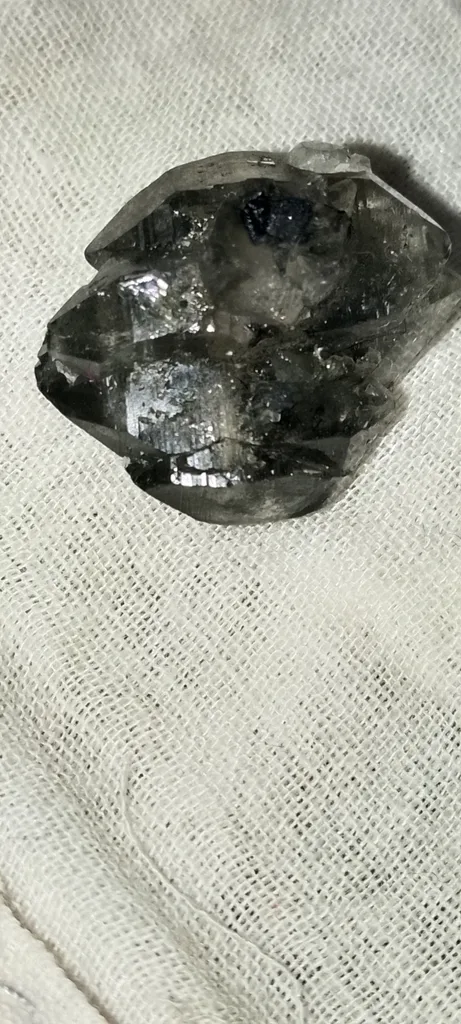 Smoky quartz from Gilgit, Gilgit District, Gilgit-Baltistan, Pakistan - image 3