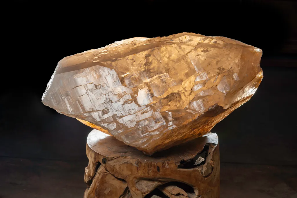 Smoky quartz from Mozambique, Zambezia Province, Alto Ligonha Pegmatite Field - image 2