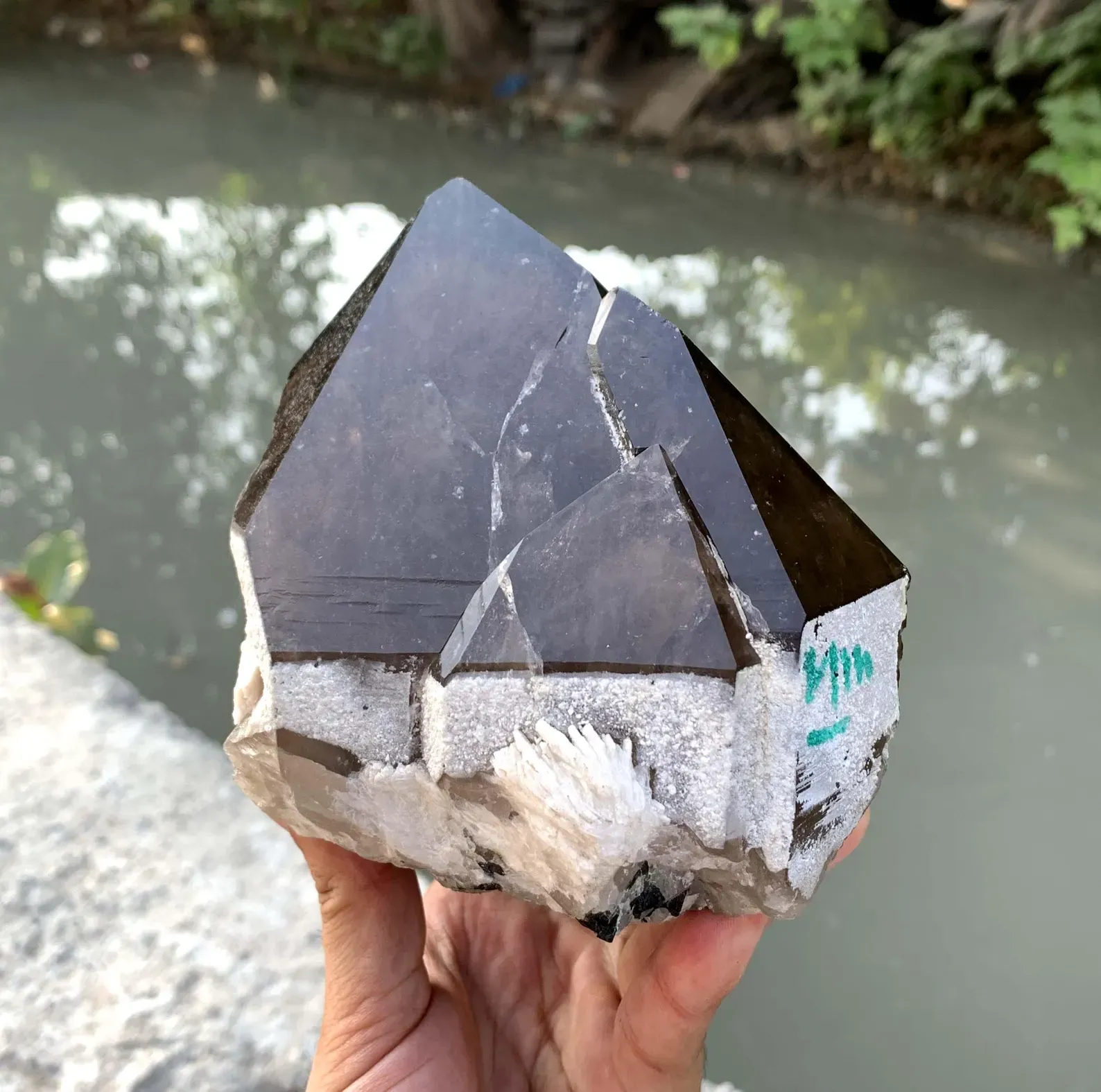 Smoky quartz from Pakistan - image 8