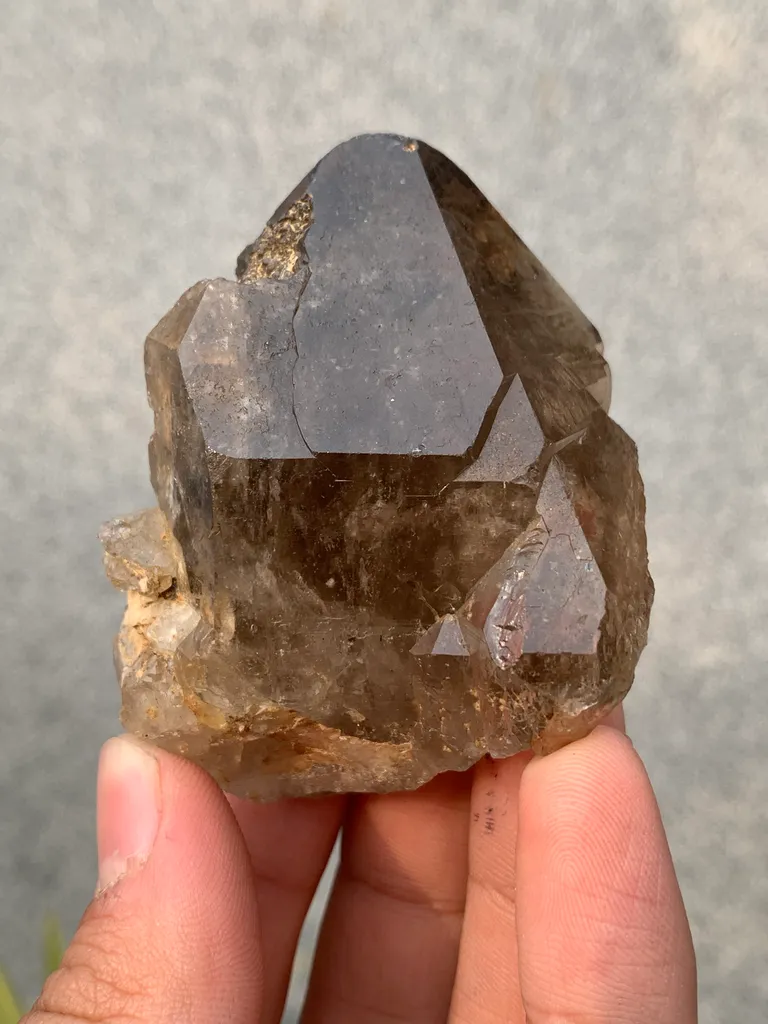 Smoky quartz from Pakistan - image 3